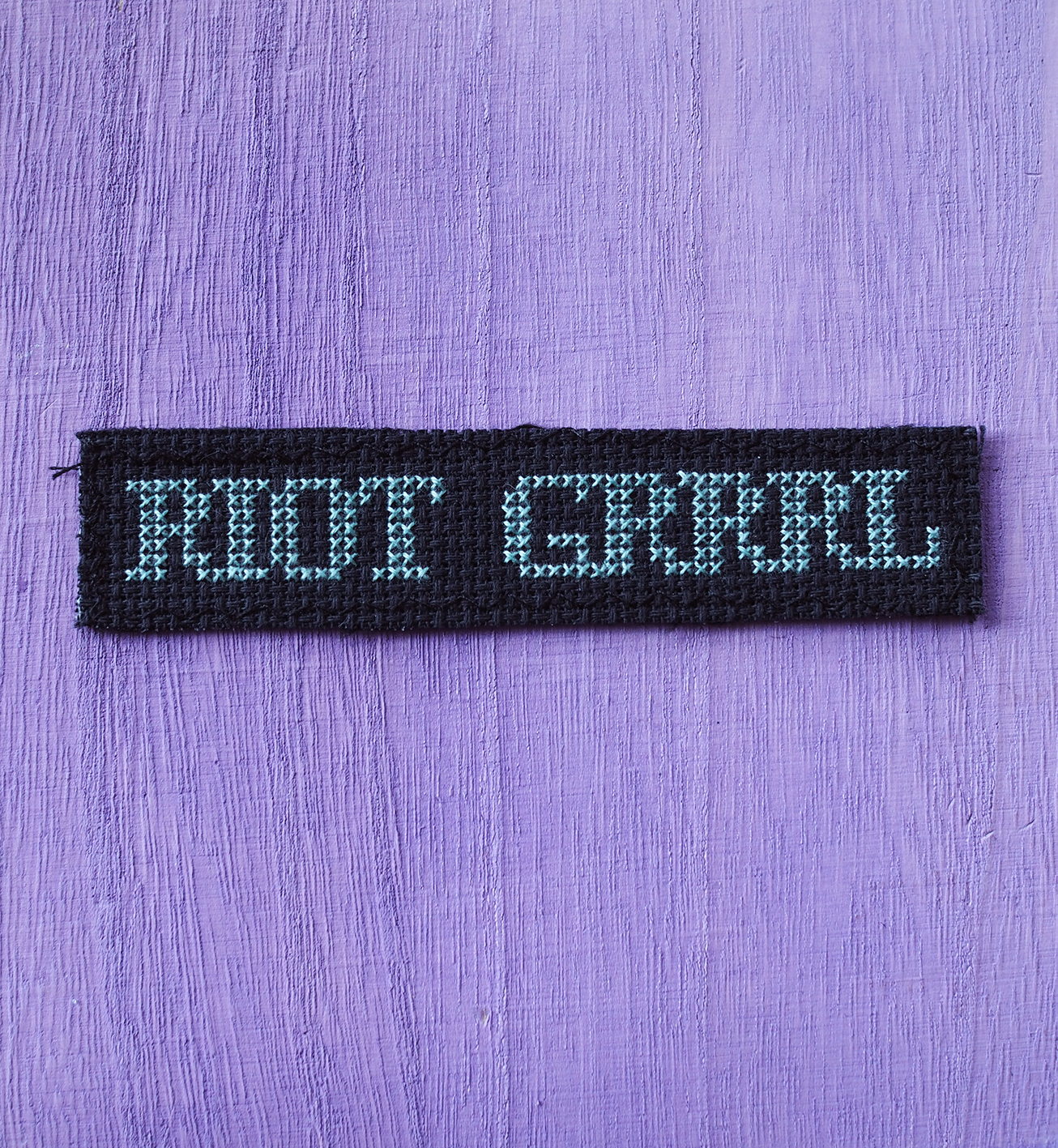HANDMADE Riot Grrrl kangasmerkki