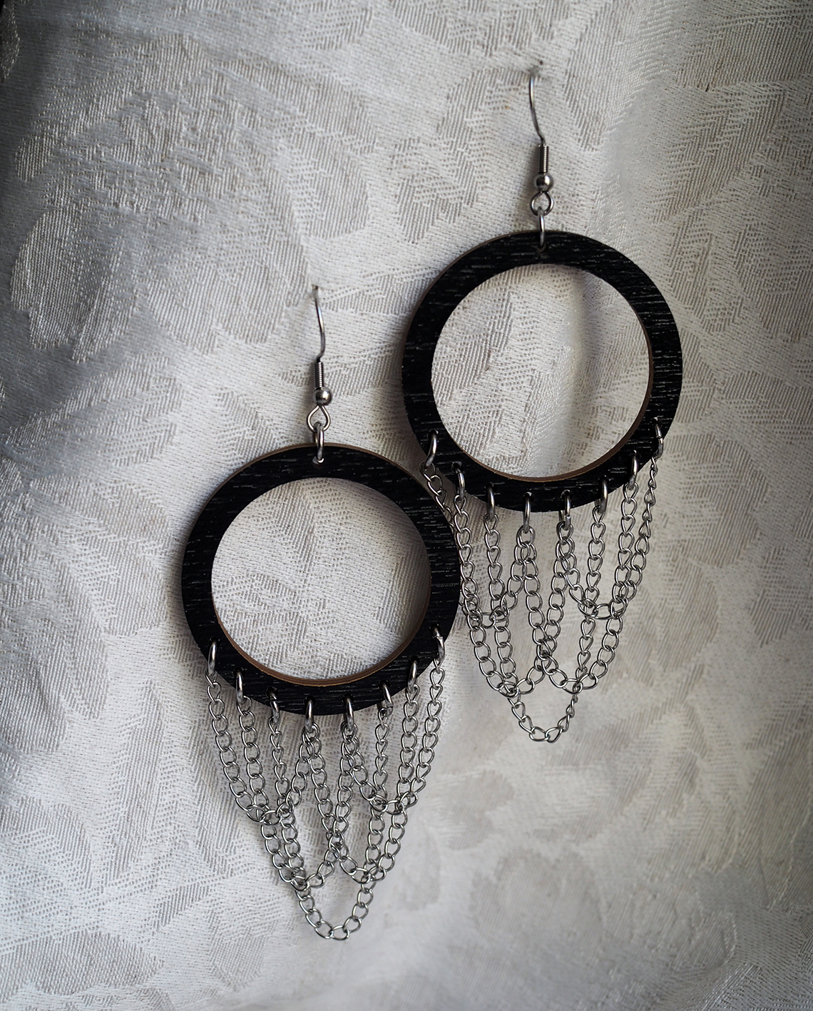 HANDMADE Happy & So Fabulous korvakorut, musta