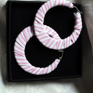 HANDMADE I Always Walk My Way korvarenkaat, v.punainen-valkoinen