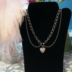 HANDMADE Heart kaulakoru