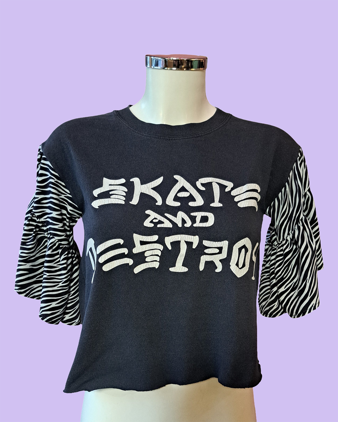 UPCYCLED Thrasher Skate and Destroy t-paita