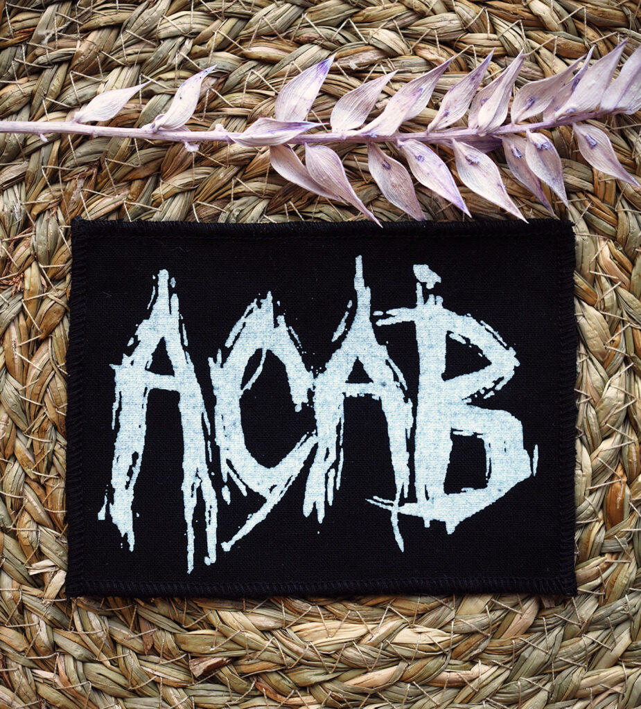 ROSKA ART "ACAB" - kangasmerkki - eri värejä