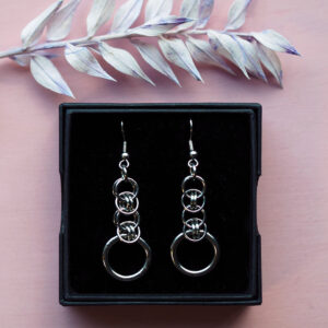 HANDMADE Outsider by choice korvakorut