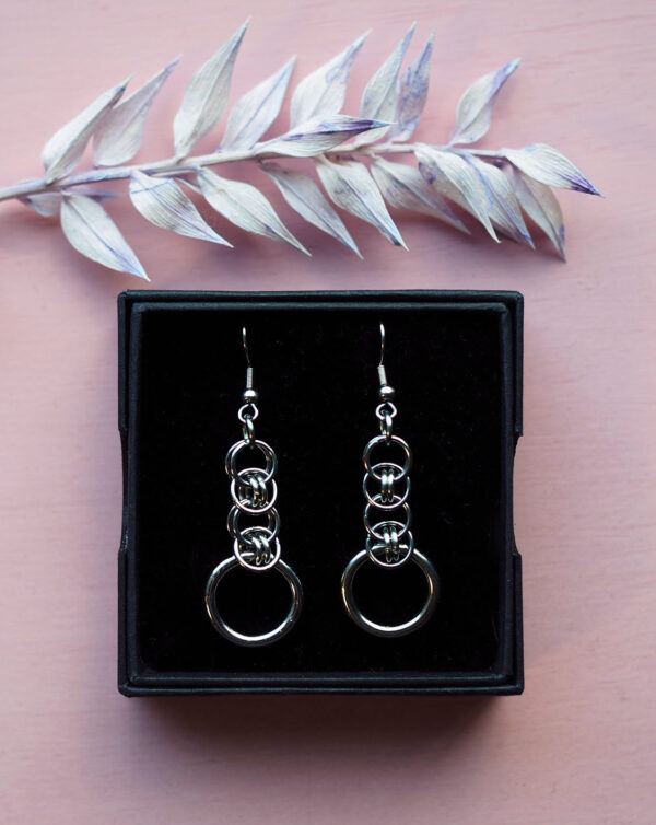 HANDMADE Outsider by choice korvakorut