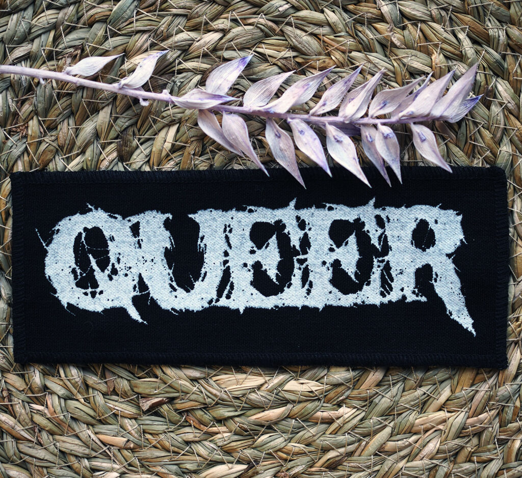ROSKA ART "Queer" - kangasmerkki, eri värejä