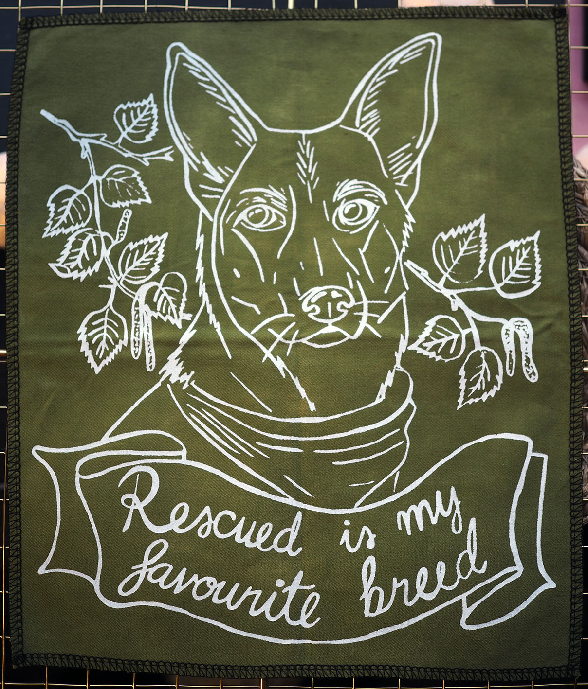 ROSKA ART "Rescued is my favourite breed " - kangasmerkki selkään, eri värejä - Image 3