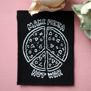 ROSKA ART "Make pizza, not war" - kangasmerkki - musta