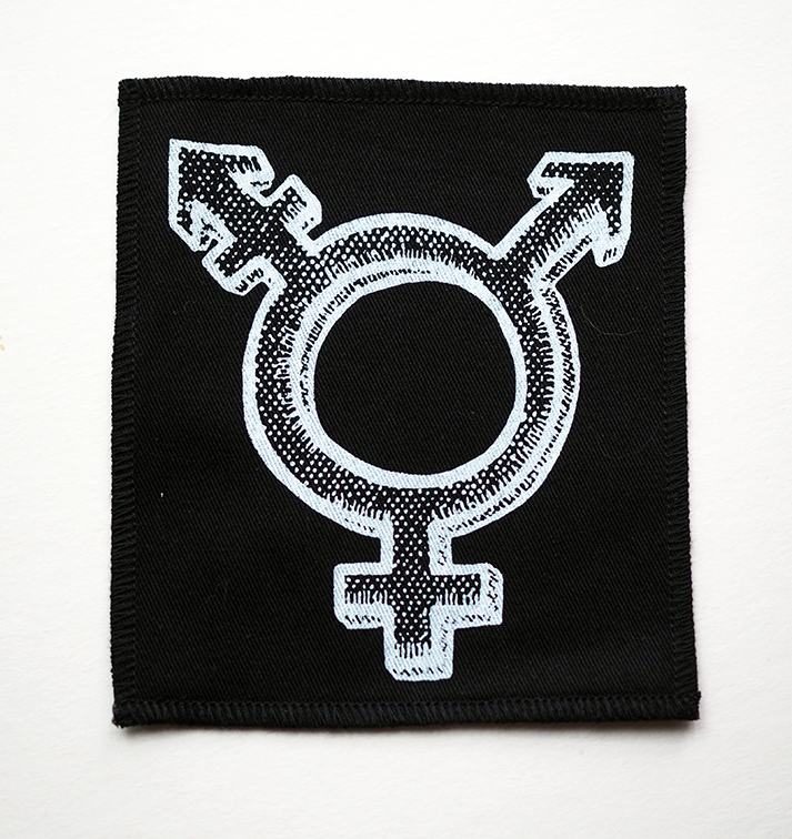 ROSKA ART "Trans" - kangasmerkki - eri värejä